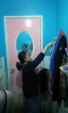 Quay lén chị vú to tắm 3